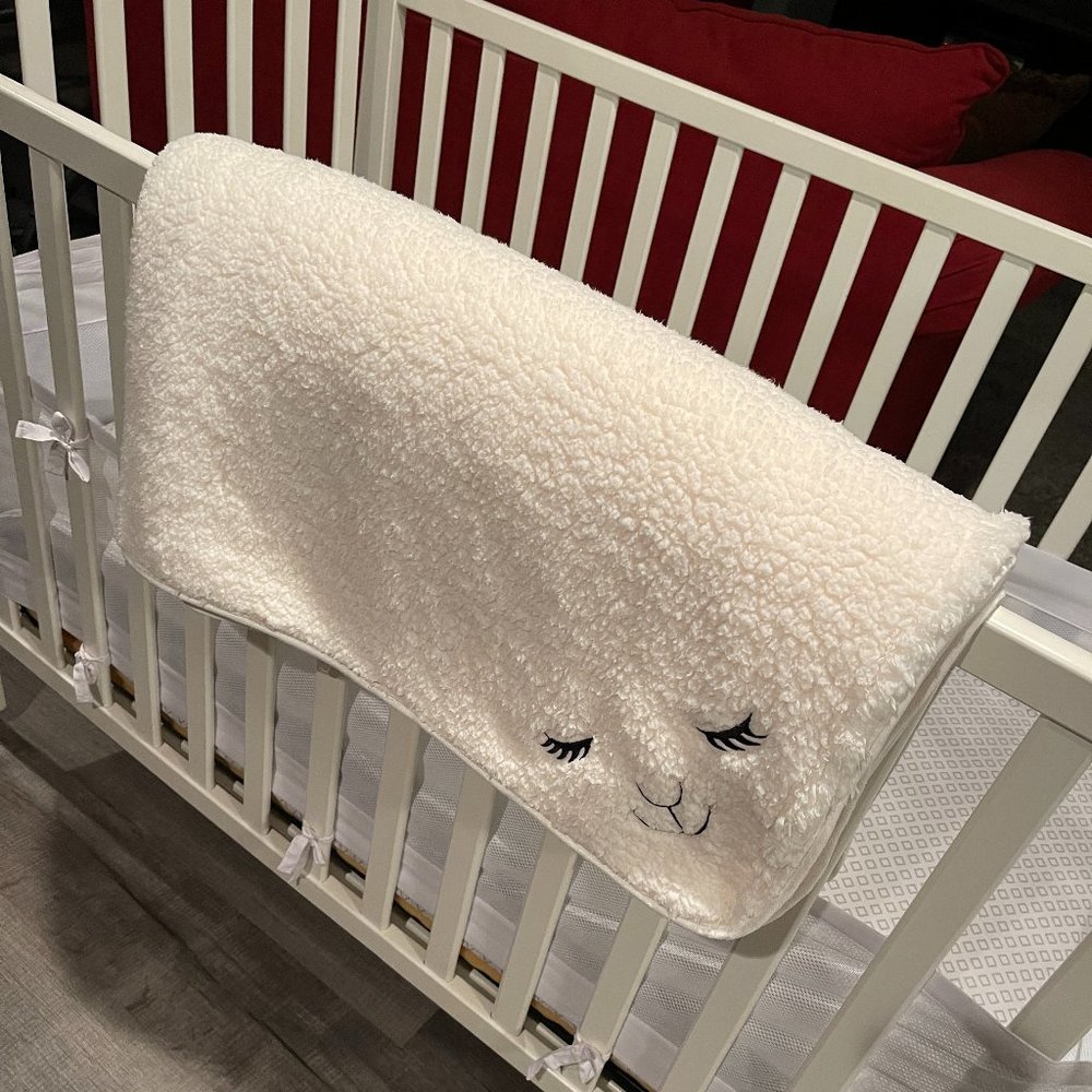 Bath & Body Works Cream Sherpa Lambie Lamb Face Sleep Blanket